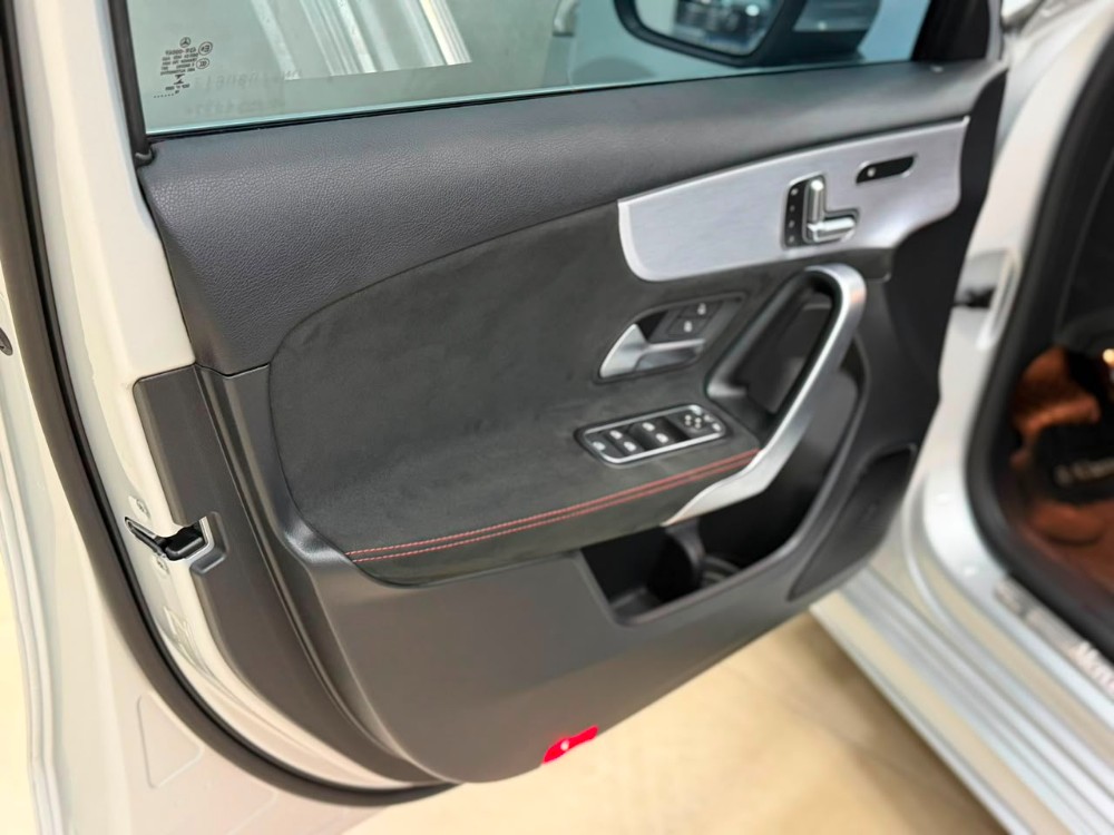 Mercedes-Benz A-Class AMG Line — foto 11